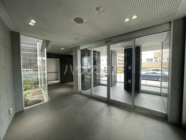 21/26 エントランス