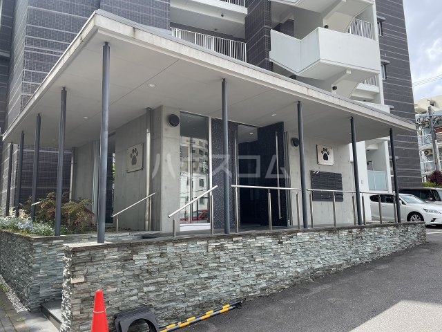 22/26 エントランス