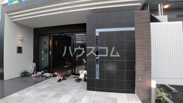 23/29 エントランス