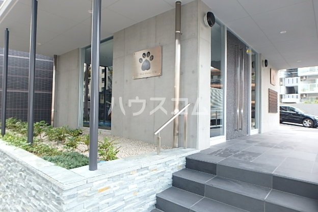 23/26 エントランス