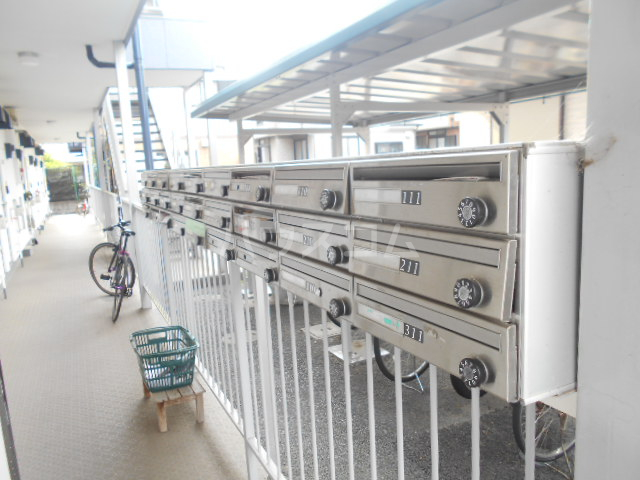 24/30 エントランス