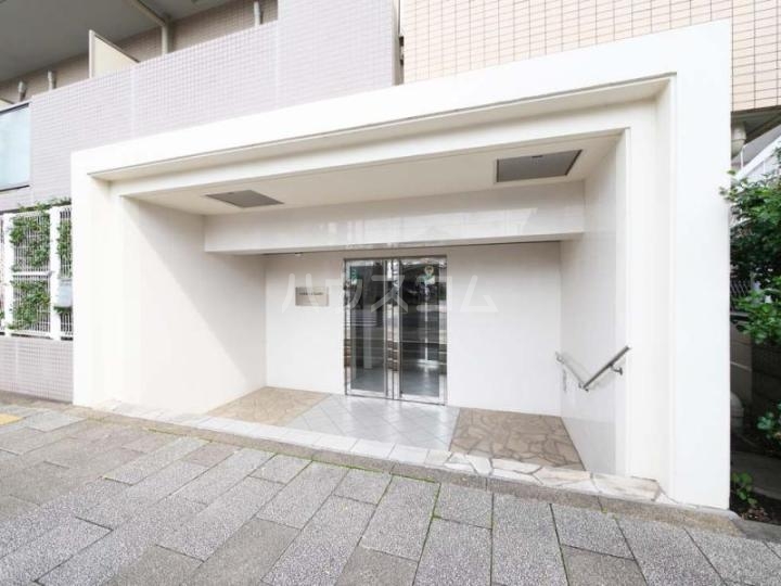 17/27 エントランス