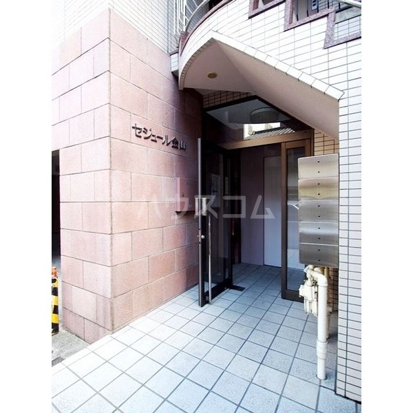 25/30 エントランス