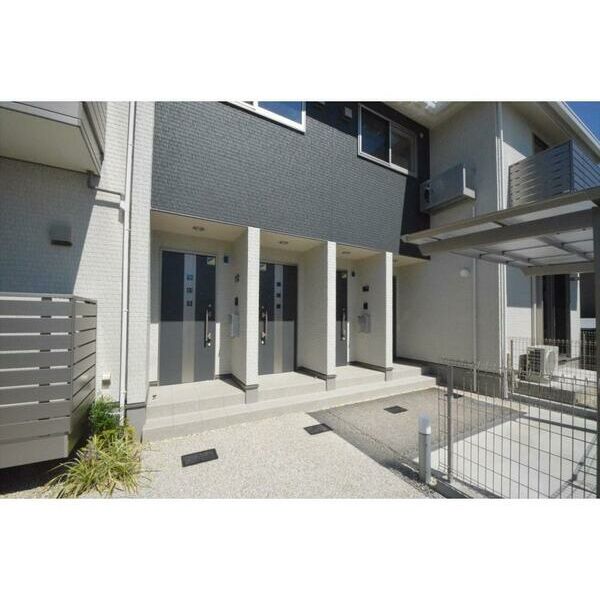 15/22 エントランス