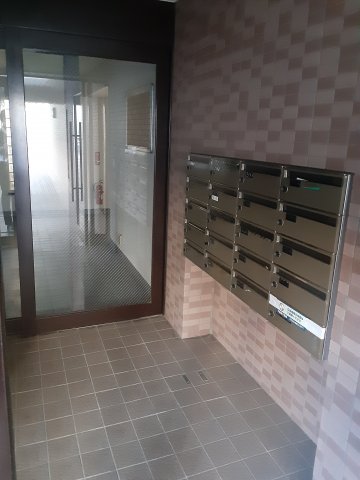 22/23 エントランス