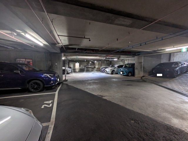 24/28 駐車場