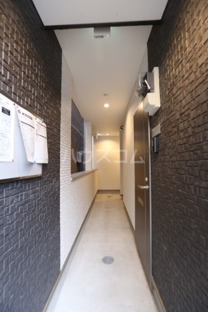 19/20 エントランス