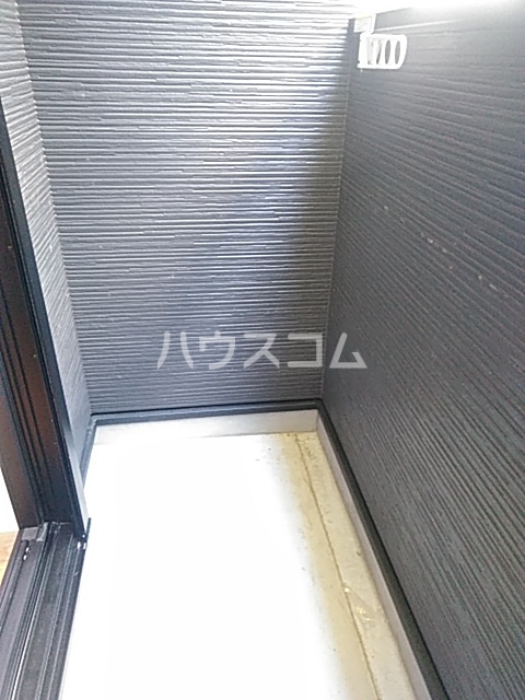 23/30 バルコニー