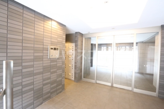 19/29 エントランス