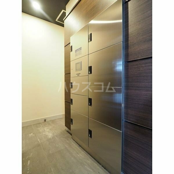 17/18 エントランス