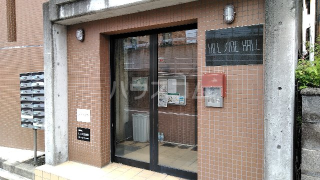 23/30 エントランス