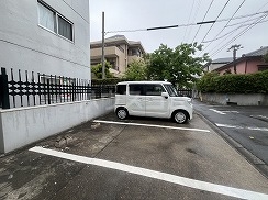 23/30 駐車場