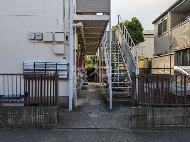 28/30 エントランス