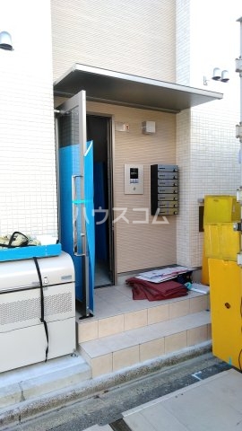 24/27 エントランス
