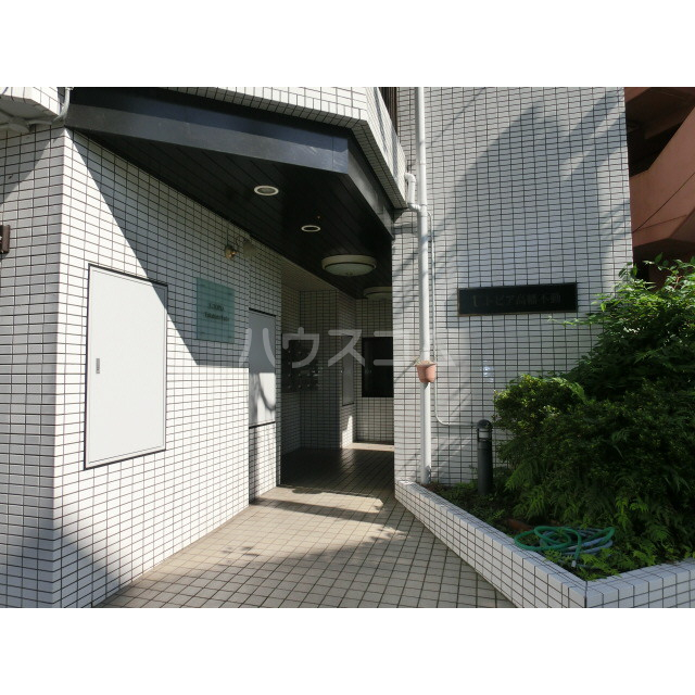 20/28 エントランス