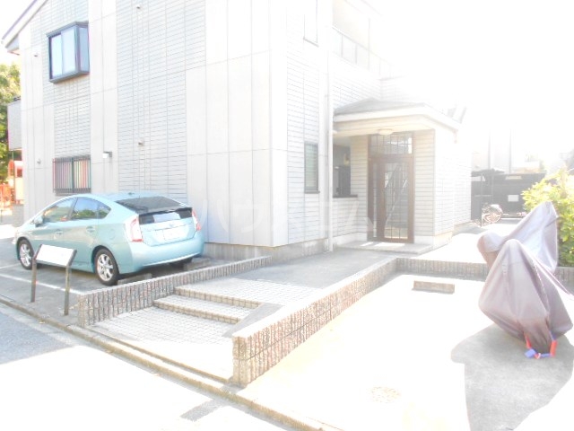 18/27 駐車場