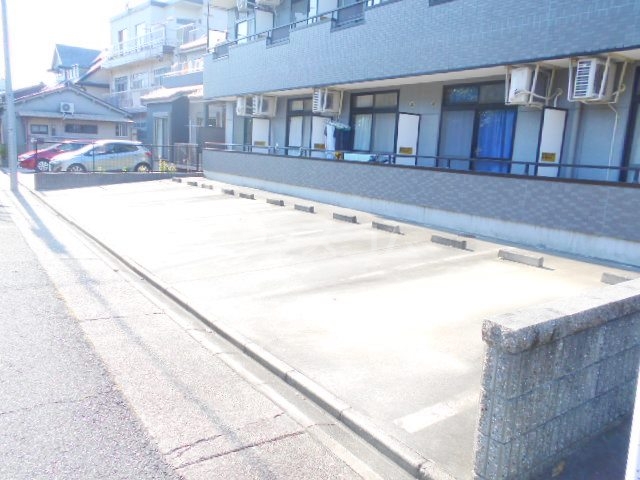19/27 駐車場