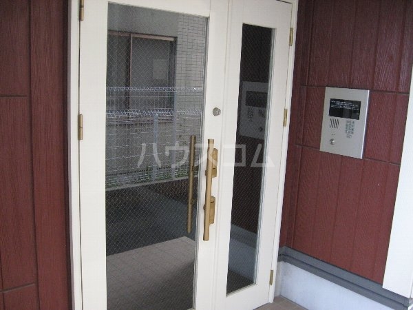 16/25 エントランス