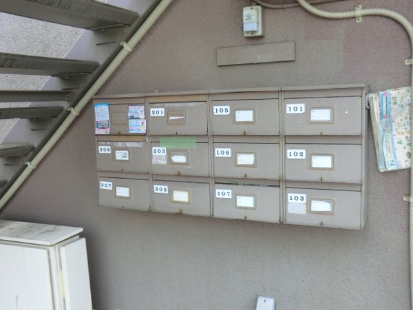 21/30 エントランス
