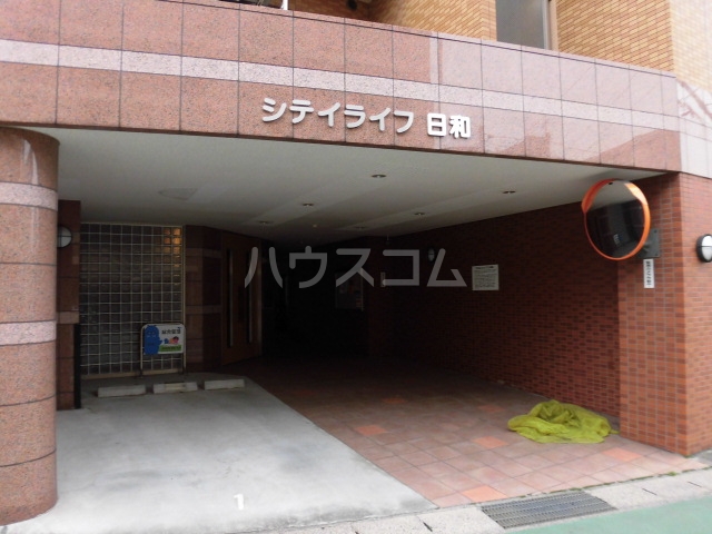 18/26 エントランス