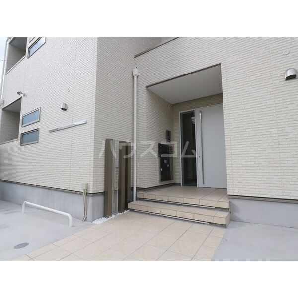 15/22 エントランス