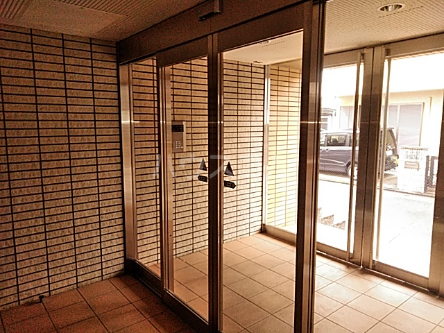 17/25 エントランス