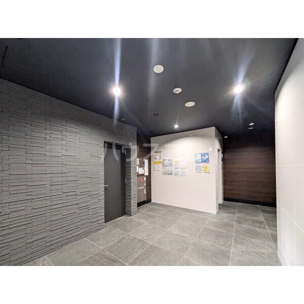 14/19 エントランス