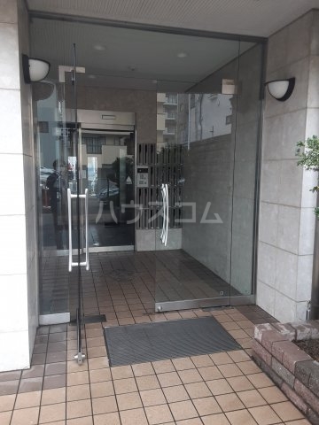 21/30 エントランス