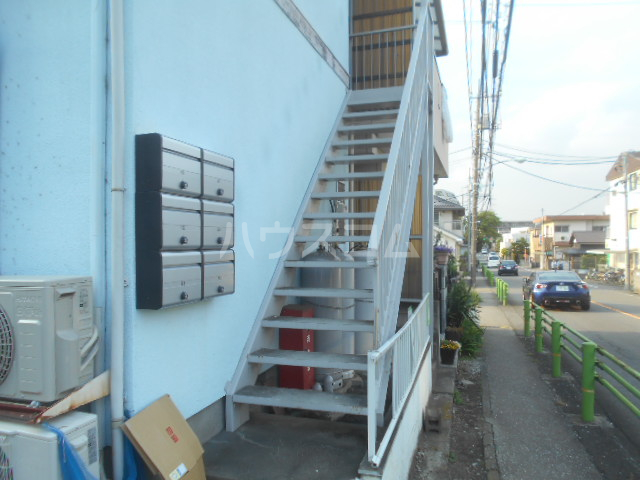 25/30 エントランス