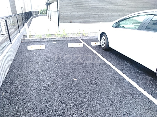 23/30 駐車場