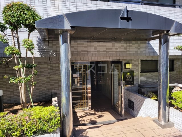 19/29 エントランス