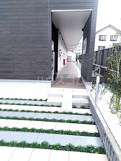 22/30 エントランス