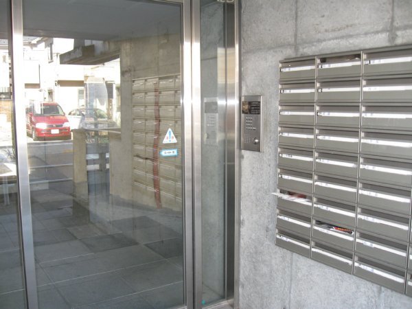 21/30 エントランス