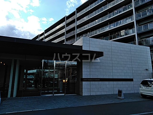 28/30 エントランス