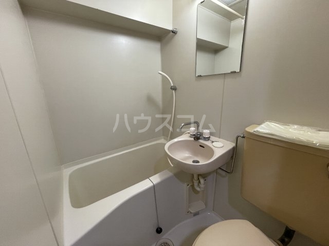 13/30 浴室