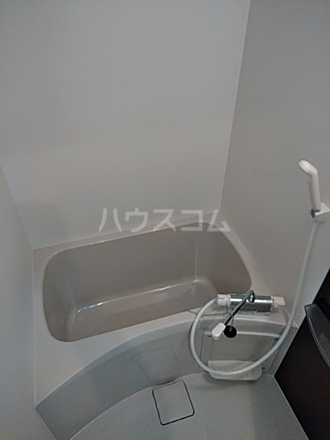 13/30 浴室