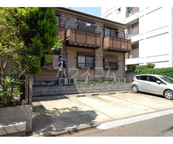 28/30 駐車場