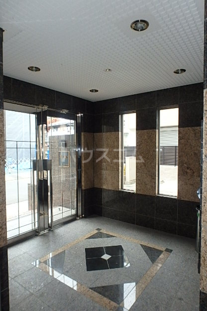 22/30 エントランス