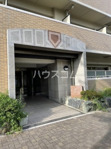 20/23 エントランス