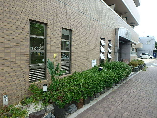 21/25 エントランス