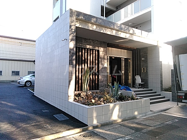 22/30 エントランス