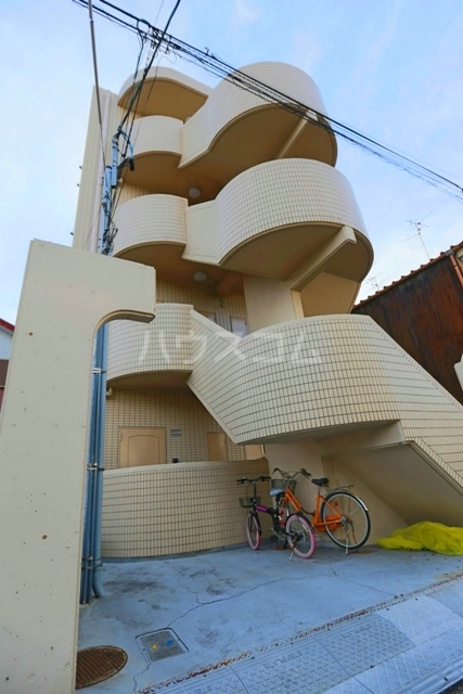 21/26 エントランス