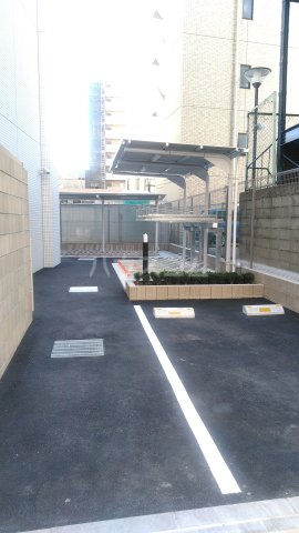 22/27 駐車場