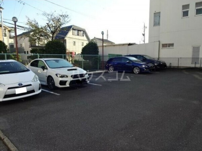 18/26 駐車場