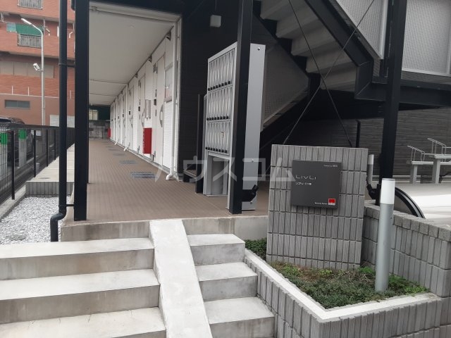 19/29 エントランス