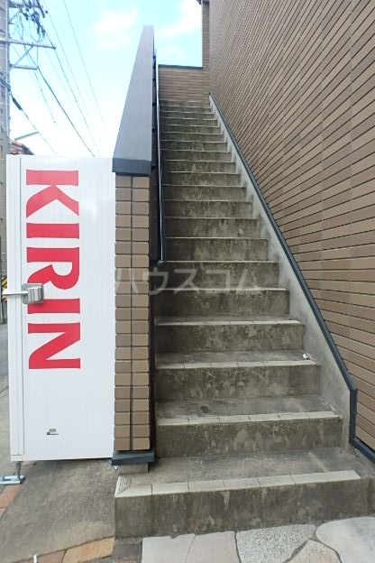 25/30 エントランス