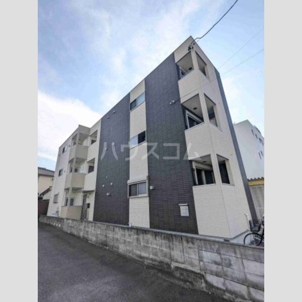 14/22 エントランス