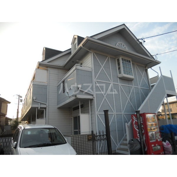 16/23 エントランス