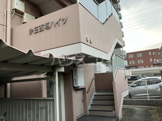 15/23 エントランス