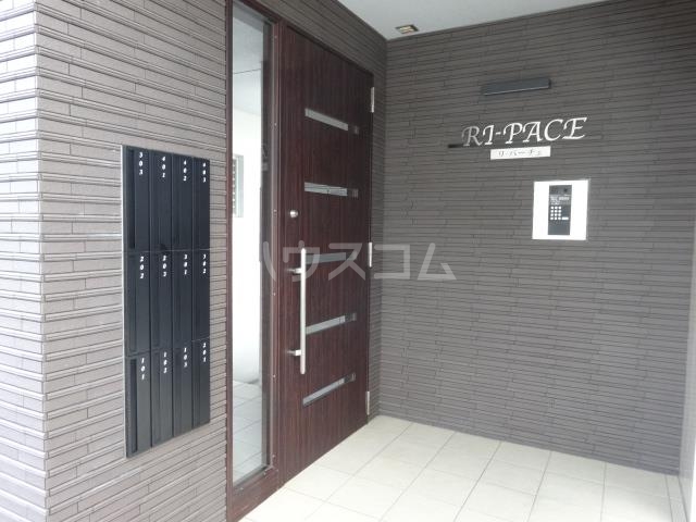 22/30 エントランス